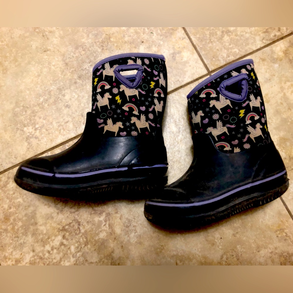 Bog style boots